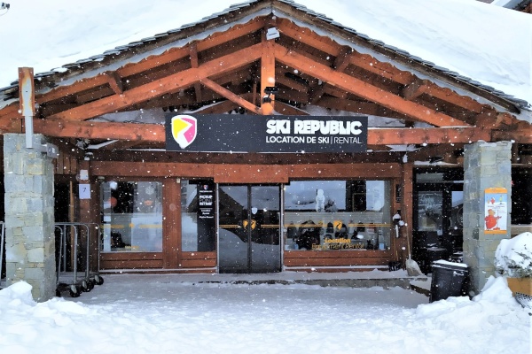 Ski Republic SNO 2