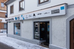 Blue Tomato Snowboardrental Schladming